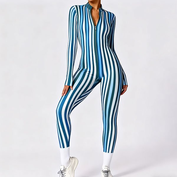 Women's Slim Fit Yoga Set with Heart Pattern